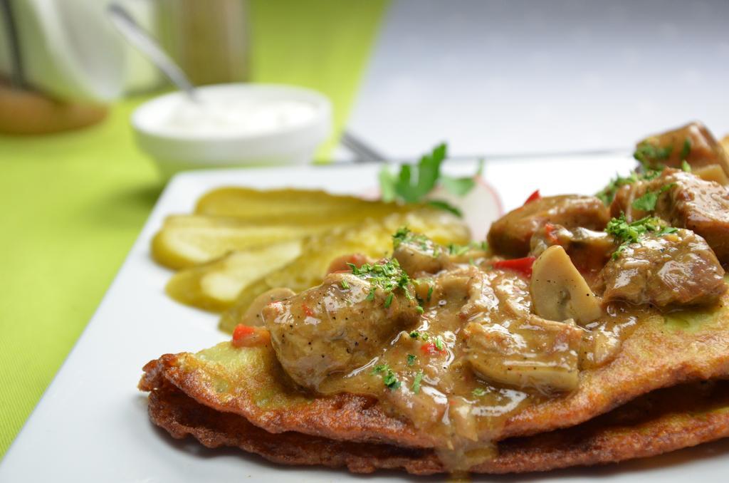 Milosz Restauracja, Basen Dla Dzieci, Sala Zabaw, Silownia Karthaus